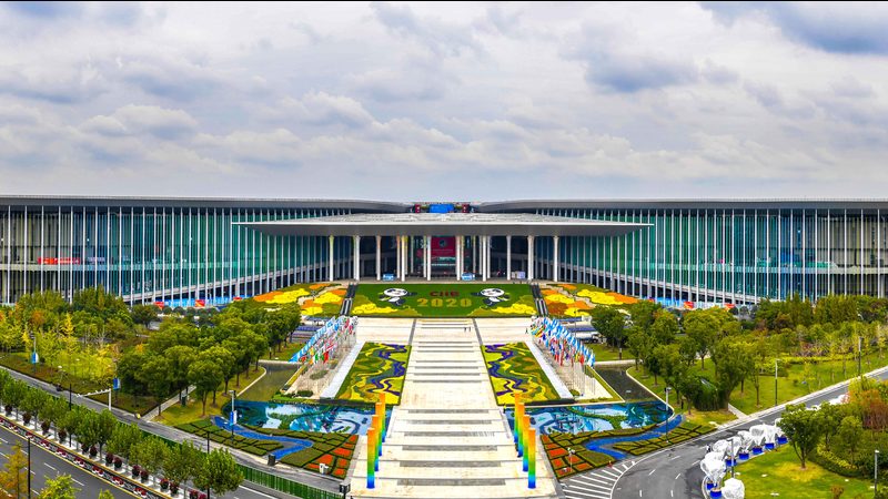 舞台灯光音响搭建，如何确保临场效果与安全？**